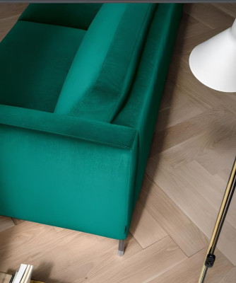 Sofá de tecido verde para duas pessoas