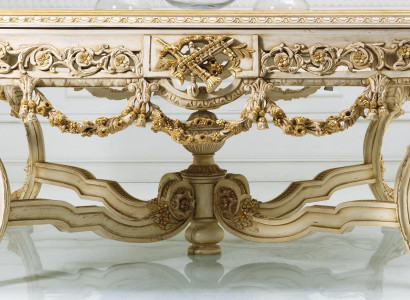 Mesa de jantar de madeira maciça estilo antigo