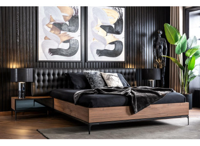 Criados-mudos pretos e marrons