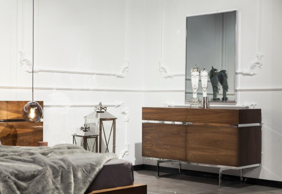 Conjunto de móveis de quarto com cama, mesas de cabeceira e cômoda, qualidade de hotel, 5 peças.