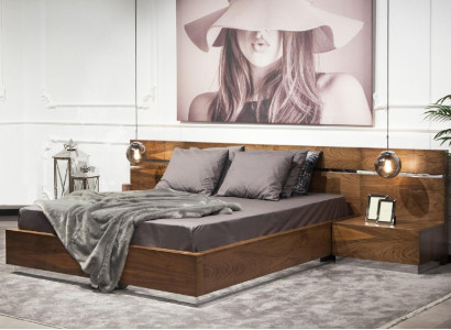 Conjunto de móveis de quarto ideal, composto por um armário, mesas de cabeceira e uma cama em 4 partes