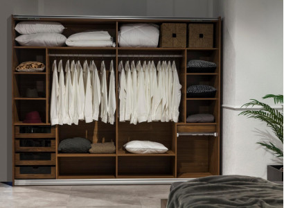 Armário Suuri com portas deslizantes marrons 265 cm