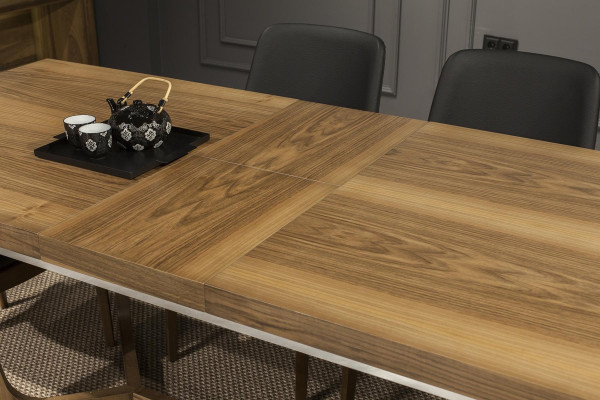 Conjunto de jantar de 9 peças com mesa, cadeiras e móveis