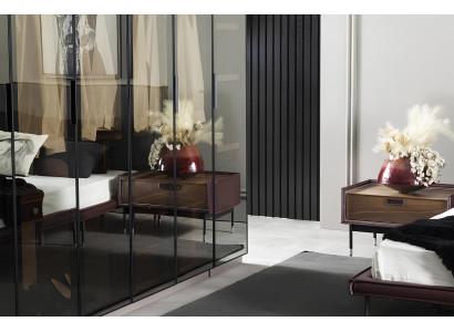 Conjunto de exibição ideal para o quarto, com cama e mesas de cabeceira, 4 peças