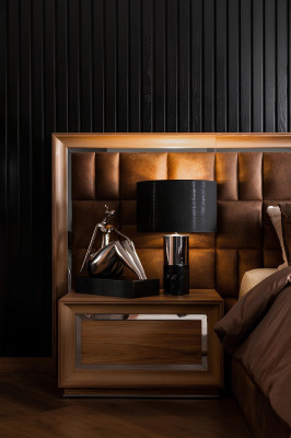 Conjunto de móveis de quarto com cama + mesas de cabeceira de luxo em marrom