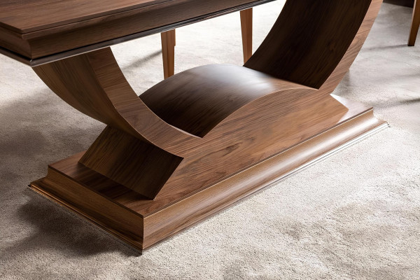 Mesa de jantar de madeira marrom com 4 cadeiras