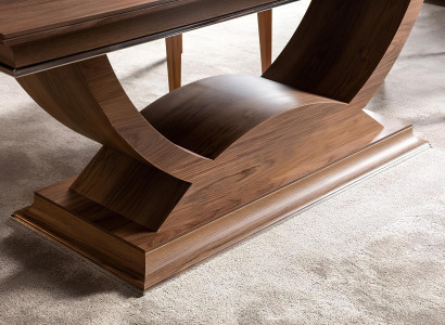 Mesa de jantar de madeira marrom com 4 cadeiras