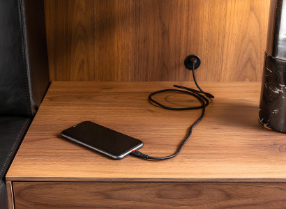 Conjunto de móveis de quarto de luxo com mesa de cabeceira, armário, mesa e cama em 6 partes