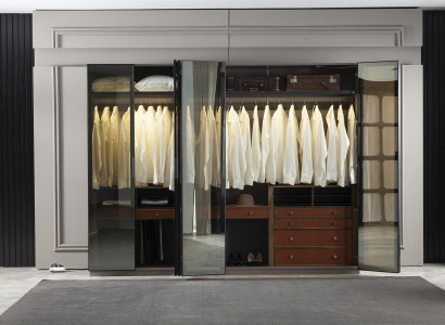 Armário com portas transparentes