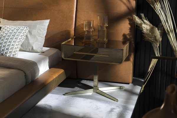 Conjunto de móveis de quarto de luxo com cama, criado-mudo e armários 6 peças.