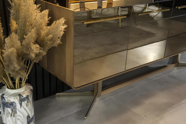 Conjunto de 6 cadeiras e mesa