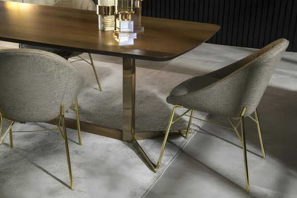 Conjunto de 6 cadeiras e mesa