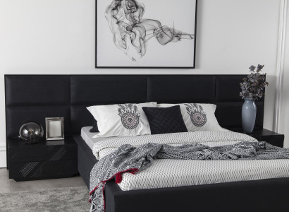 Mesa de cabeceira de luxo com superfícies de vidro