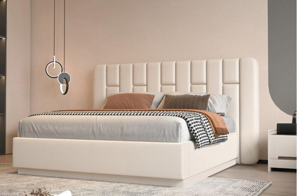 Cama luxuosa bege com cabeceira estofada moderna