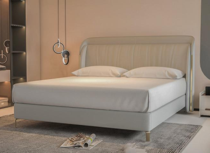 Cama de luxo moderna com cabeceira dourada elegante em cinza