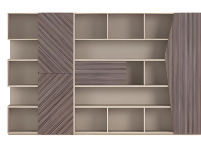 Sistema de armazenamento moderno com efeito de madeira em bege e marrom, armário aberto com gavetas