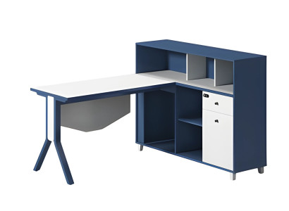 Escrivaninha preta e branca com espaço de armazenamento, prateleiras abertas e pernas elegantes