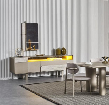 Console elegante de madeira bege com espelho