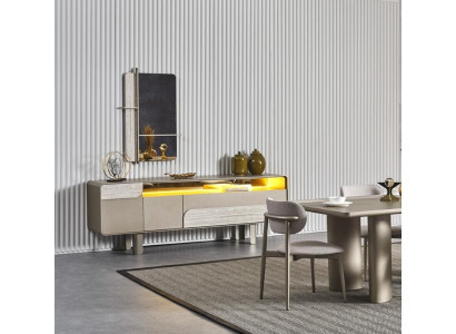 Console elegante de madeira bege com espelho