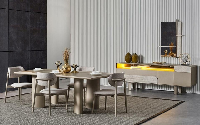 Conjunto de mesa de jantar de madeira bege elegante com cadeiras e console