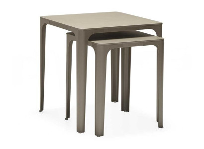 Mesa de madeira moderna e elegante em bege