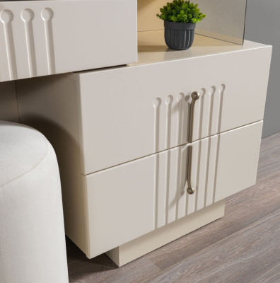 Mesa de maquiagem elegante com espelho