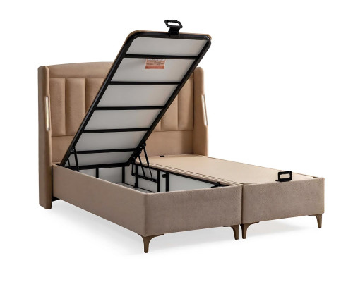 Cama elegante de madeira com colchão de tecido e madeira