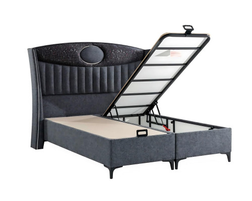 Cama elegante de tecido e madeira com colchão