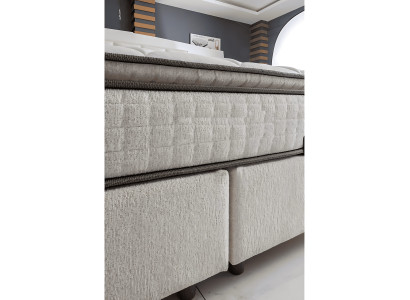 Cama elegante com colchão de tecido