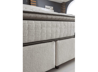 Cama elegante com colchão de tecido