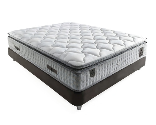 Cama branca moderna com colchão