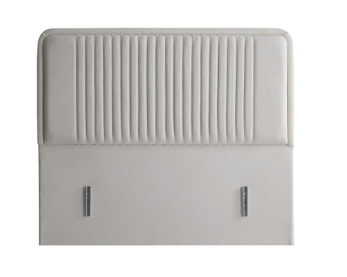 Camas elegantes de tecido e madeira