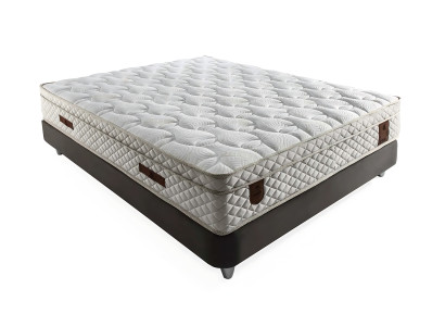 Cama elegante com tecido marrom