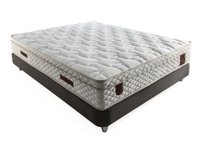 Cama elegante com tecido marrom