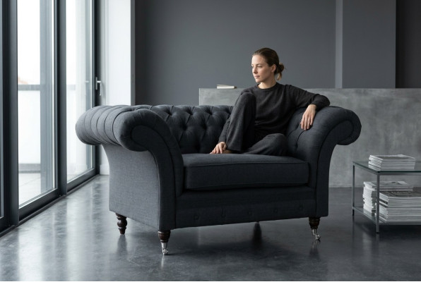 Couch Polster Design Sofa Schwarz  Schwarz 1,5er Sitz Sofas Möbel Chesterfield