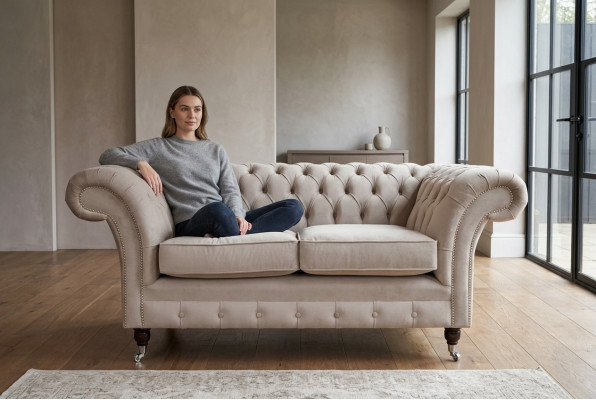 Chesterfield Sofa 2 Sitzer Polster Designer Couchen Sofas Garnitur Beige Samt