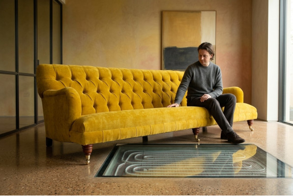 Klassische Chesterfield Sofa 4 Sitzer Sofas Couchen Leder Gelb Design Polster