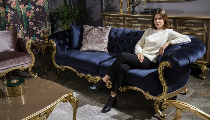 Chesterfield Dreisitzer Sofa in luxuriöser blauer Farbe für das Wohnzimmer 