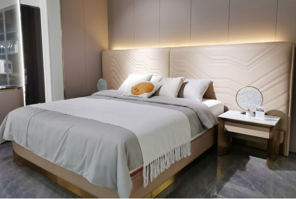 Elegantes DoppElegantes Doppelbett luxuriöses Schlafzimmerbett stilvolles Bett