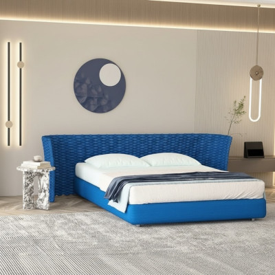 Cama de tecido azul com cabeceira estofada