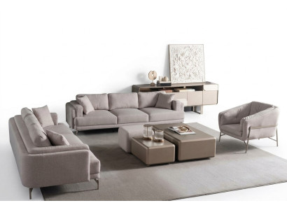 Conjunto de sala de estar bege com sofá e cadeira modernos