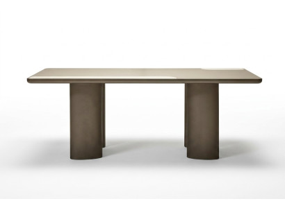 Mesa de jantar moderna e elegante