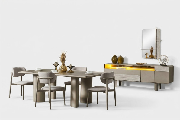 Conjunto de mesa de jantar de madeira bege elegante com cadeiras e console
