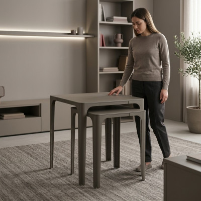 Mesa de madeira moderna e elegante em bege