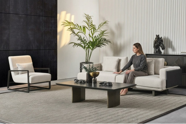 Banco de madeira elegante, 3 lugares e cadeira