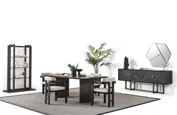 Mesa de jantar elegante de madeira com 4 cadeiras e console